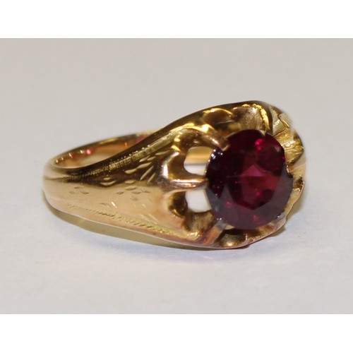 667 - A gold and amethyst ring, unmarked, possibly 15ct, 5.9g