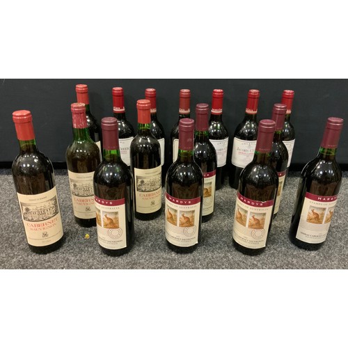 189 - Wines and Spirits; Hardy's Shiraz Cabernet Sauvignon, six bottles; Romanian Cabernet Sauvignon; etc,... 