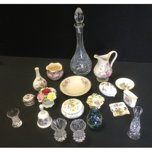 207 - Ceramics & Glass - a Mdina glass globular vase;  modern decanter and stopper;  Wedgwood Kutani Krane... 