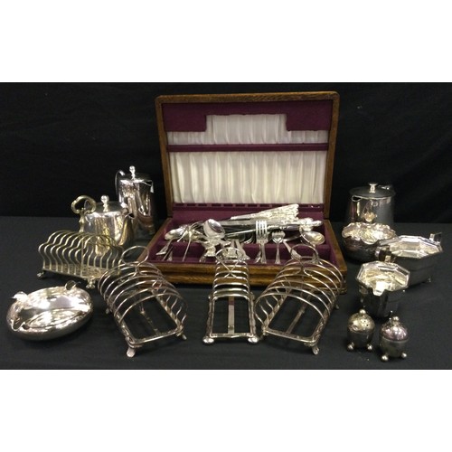 278 - A Viners Kings pattern canteen of flatware;  other flatware;  tost racks;  teapots;  etc