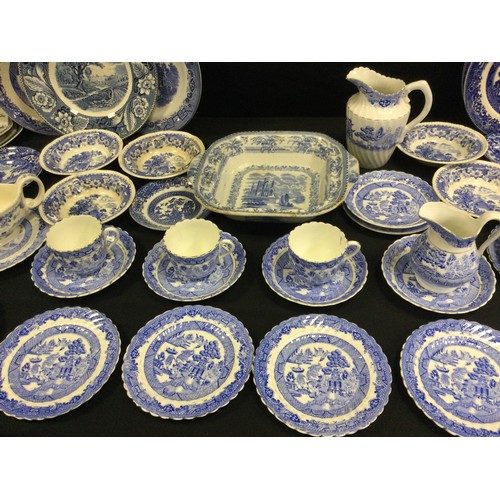 297 - A Copeland Spode Italian pattern fruit bowl; a 19th century delft type bowl; willow pattern part tea... 