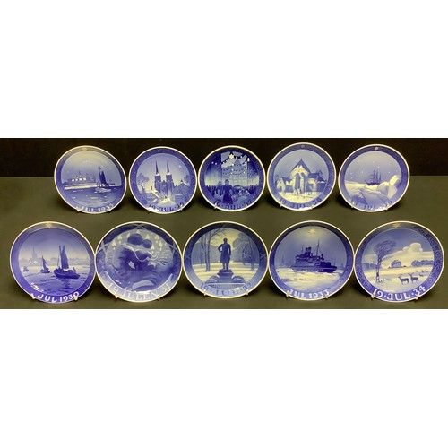 330 - A set of ten early Royal Copenhagen Christmas collector's plates, 1930 - 1939, printed and painted m... 