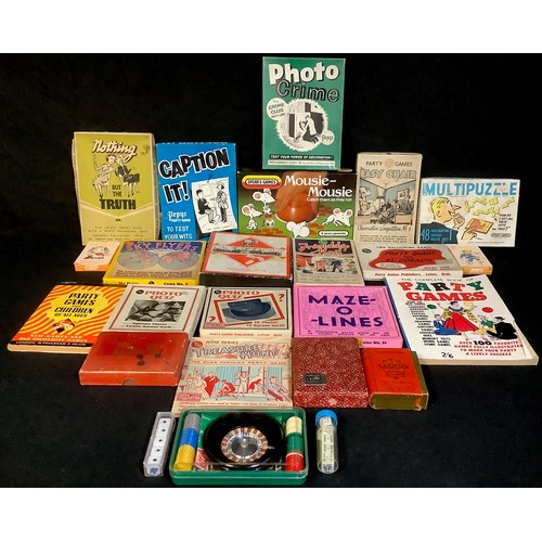 368 - A collection of 1960s and later party games, including Treasure Hunt, Maze-O-Lines, Sky Flyers, Phot... 