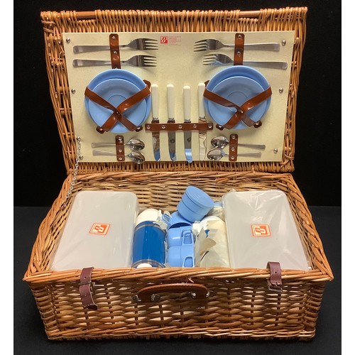 372 - A wicker picnic hamper, Optima Picnic Outfits, fitted