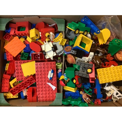 471 - Duplo Lego - a large collection including train set with carriages, assorted various figures, zoo an... 