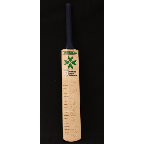 482 - Sport, Cricket, Derbyshire County Cricket Club - a Crusader Kashmir Willow cricket bat, signed by th... 