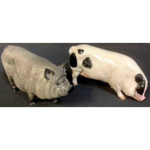 521 - A Royal Doulton model of a Vietnamese Pot Bellied Pig; another, Gloucester Old Spot (2)