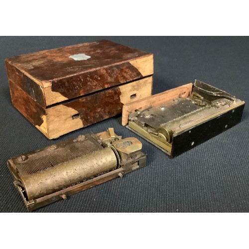 572 - A 19th century music box, two airs; two music box movements (3)