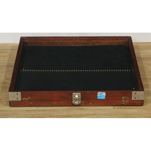 511 - A table top jewellery display or bijouterie case, 7cm high, 60.5cm wide, 63.5cm deep