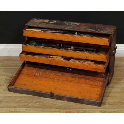 516 - A tool chest, with three drawers containing a quantity of tools