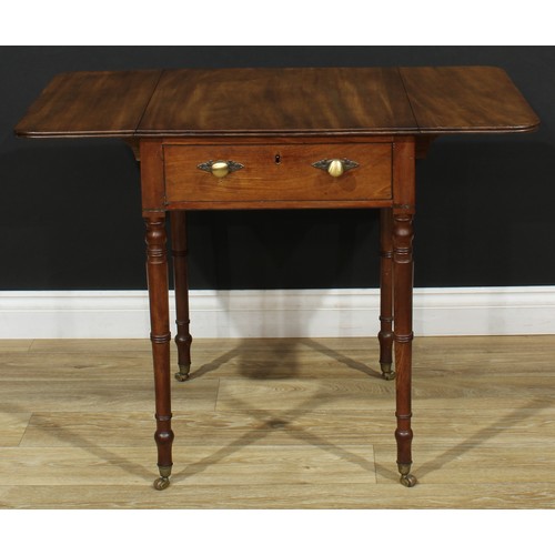 207 - A 19th century mahogany Pembroke table, 71cm high, 52cm opening to 95cm wide, 55.5cm deep