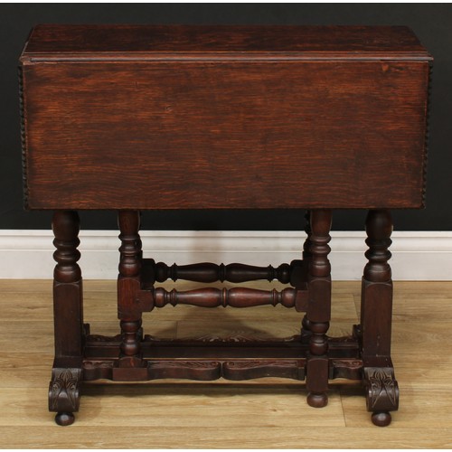 216 - An 18th century design oak gateleg table, 71cm high, 27cm opening to 81.5cm long, 74.5cm wide