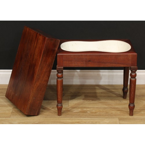 624 - A George III mahogany bidet, Wedgwood liner, 46cm high, 53.5cm long, 34cm wide, c.1820