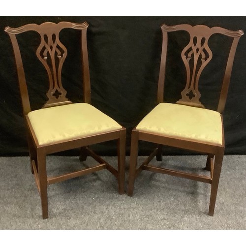 192 - A pair of Chippendale style mahogany dining chairs, drop-in seats