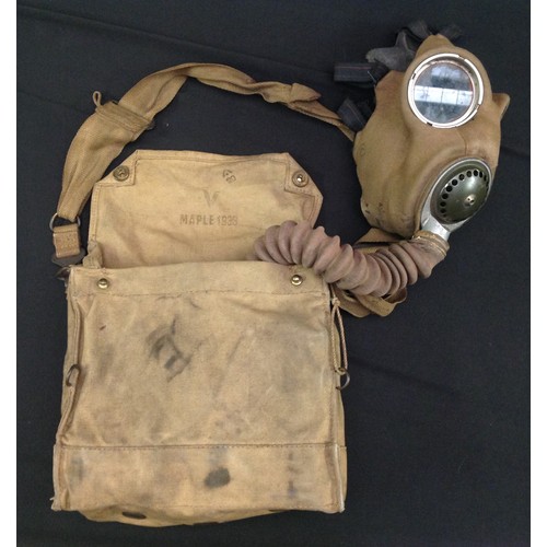 95 - WW2 British Army Respirator size normal dated 22/7/38 with all parts dated 1938 complete with 1938 d... 