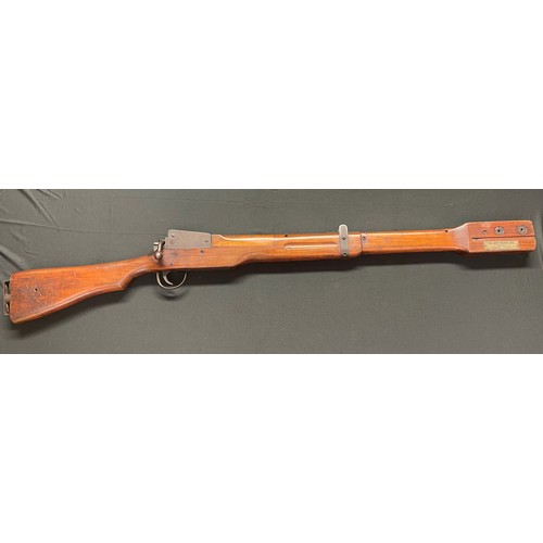 119 - WW2 British Swift Training Rifle 9B/1588 Series B1000. Length 120cm. Complete and in working order. ... 