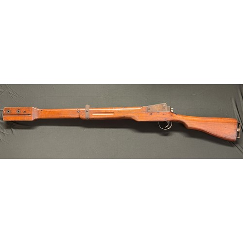 119 - WW2 British Swift Training Rifle 9B/1588 Series B1000. Length 120cm. Complete and in working order. ... 