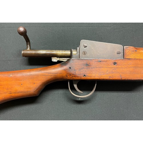 119 - WW2 British Swift Training Rifle 9B/1588 Series B1000. Length 120cm. Complete and in working order. ... 