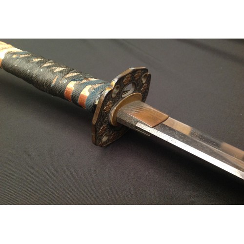 131 - Japanese Katana Sword with 650mm long single edged blade. Tang is signed (Chrysanthemum-mon) Tanba n... 