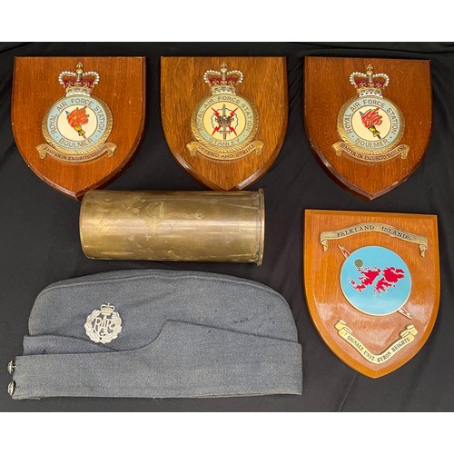 132 - WW2 Third Reich Luftwaffe OR's/NCO's winged cap cockade: Postwar private purchase RAF field service ... 