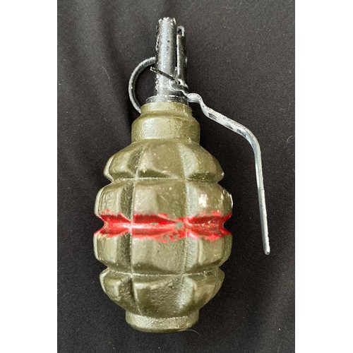 172 - Polish F1 Fragmentation Grenade INERT & FREE FROM EXPOLSIVE. Original paint finish and complete with... 