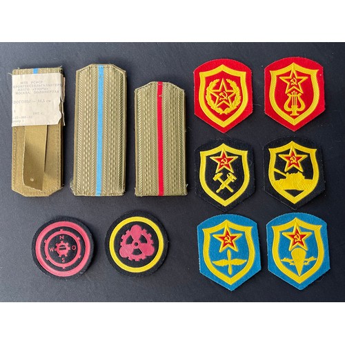 174 - Post war Soviet Red Army Guards Badges x 2 and reproduction Excellent soldiers badges x 7, original ... 