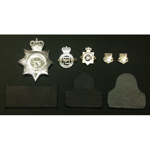 203 - Northumbria Police Queens Crown Helmet Plate: Queens Crown Northumbria Police Cap Badge: Northumbria... 