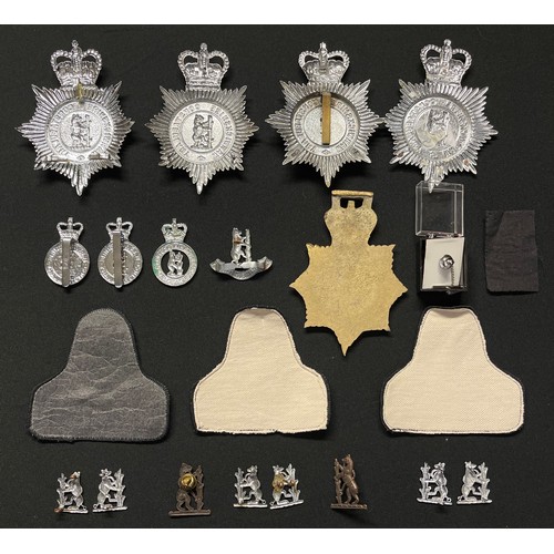 208 - Warwickshire Constabulary Collection comprising of: Queens Crown Helmet Plates x3 : Queens Crown Ena... 