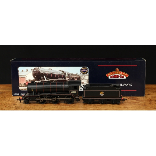 145 - Bachmann Branch-Line OO Gauge 32-276 B.R. Class K3 2-6-0 locomotive and six wheel group standard ten... 