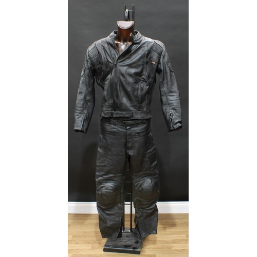 162 - A Bikers Gearbox “Cafe racer” style leather jacket with padded back and elbows 50 inch chest and a m... 