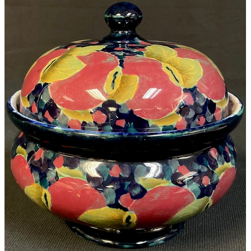 133 - A Staffordshire pomegranate compressed jar and cover, 14cm high