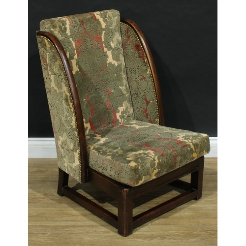 117 - An early-mid 20th century lambing chair, 86cm high, 56cm wide, the seat 45cm wide and 45cm deep