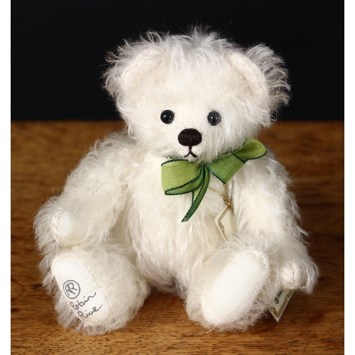 Robin Rive Countrylife (New Zealand) Clematis 2006-2007 Robin Rive  Collectors Club teddy bear, 14cm