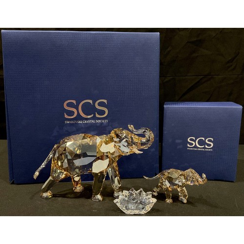 83 - A Swarovski Crystal model, Cinta Elephant, certificate, boxed; another, Elephant Cub, boxed (2)