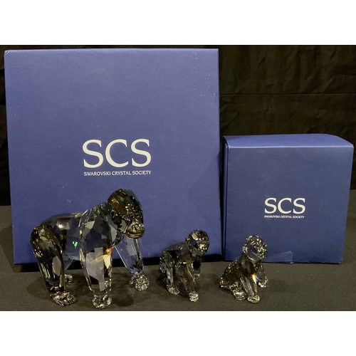 84 - A Swarovski Crystal model group, Endangered Wildlife Gorillas, boxed; another, Gorilla Baby, boxed (... 