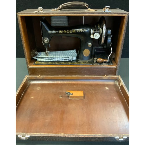 227 - A singer 33563B hand operated sewing machine serial no EA59212, cased