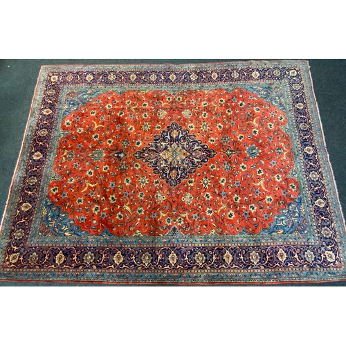 243 - A Persian Sarough rug/carpet 380cm x 280cm