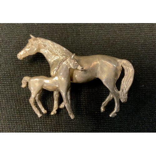 339 - A silver brooch modelled as Horse and Foal, Birmingham 1987, 8.8g