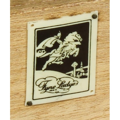 英国アンティーク　Fyne Ladye music cabinet オーク材 英国アンティーク Fyne Ladye music cabinet オーク材