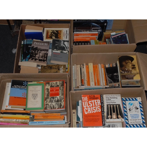 305 - World Literature - five boxes of mid-20th century and later vintage paperback literature, predominan... 