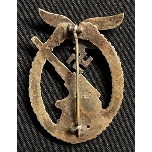 19 - WW2 Third Reich Luftwaffe Flakabzeichen Flak Badge. Early good quality buntmetal example, maker mark... 