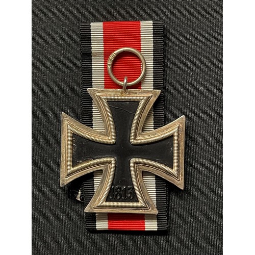 27 - WW2 Third Reich Eisernen Kreuzes 2er Klasse 1939. Iron Cross 2nd class 1939 . Ring is maker marked 