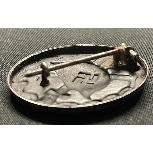 38 - WW2 Third Reich Verwundetenabzeichen 1939 in Schwarz - Wound badge 1939 in Black. Steel example, sti... 