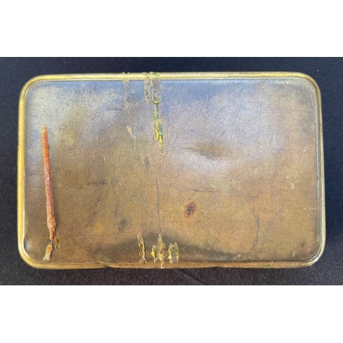 75 - WW1 British Princess Mary's Gift tin 1914. No contents. Good hinge and no splits to the edges of the... 