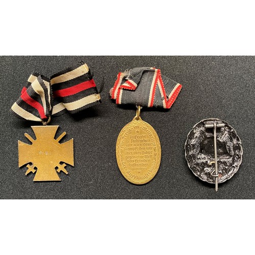 86 - WW1 Imperial German Medal group to include: Wound badge in black 1918, no makers mark, Cross of Hono... 