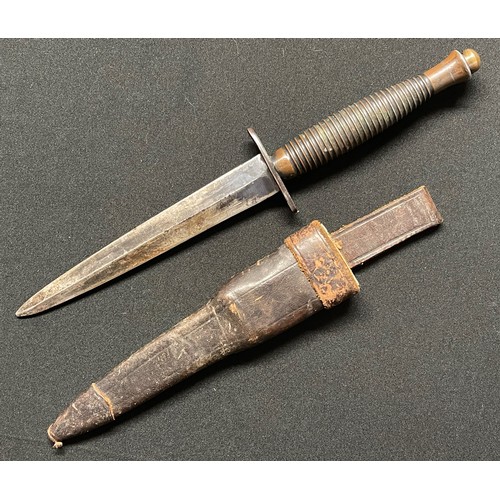 104 - WW2 British 3rd Pattern Fairbairn Sykes Fighting Knife with double edged blade155mm in length. No ma... 