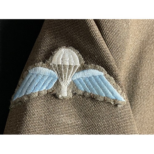 105 - WW2 British Officers Service Dress Jacket, 1942 pattern, with Parachute Qualification Wings and WW2 ... 