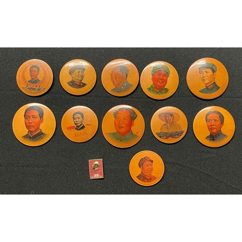 166 - Communist Peoples Republic of China collection of Bamboo printed lapel badges featuring Chairman Mao... 