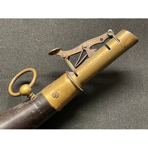 187 - A large 19th Century English Horn Shot Measure with brass fittings. Approx 38 cm in length. Adjustab... 