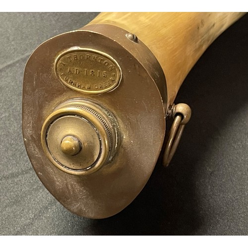 187 - A large 19th Century English Horn Shot Measure with brass fittings. Approx 38 cm in length. Adjustab... 